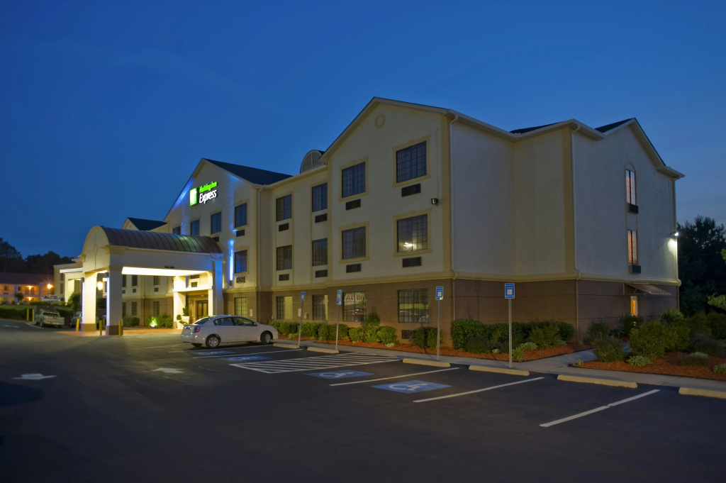 photo 1 of Holiday Inn Express & Suites Acworth - Kennesaw Northwest by IHG