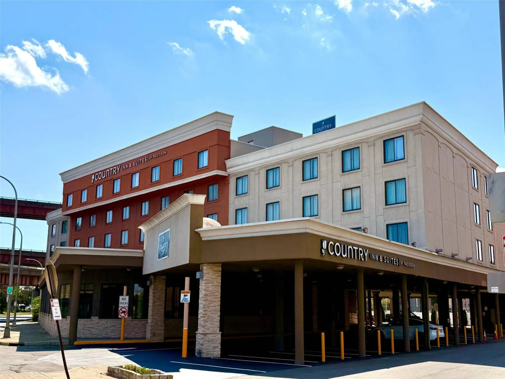 photo 1 of Holiday Inn Express Albany Downtown