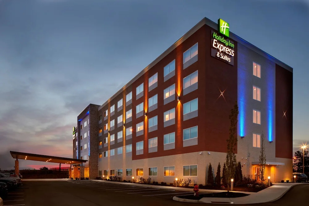 photo 1 of Holiday Inn Express & Suites Cincinnati North - Liberty Way