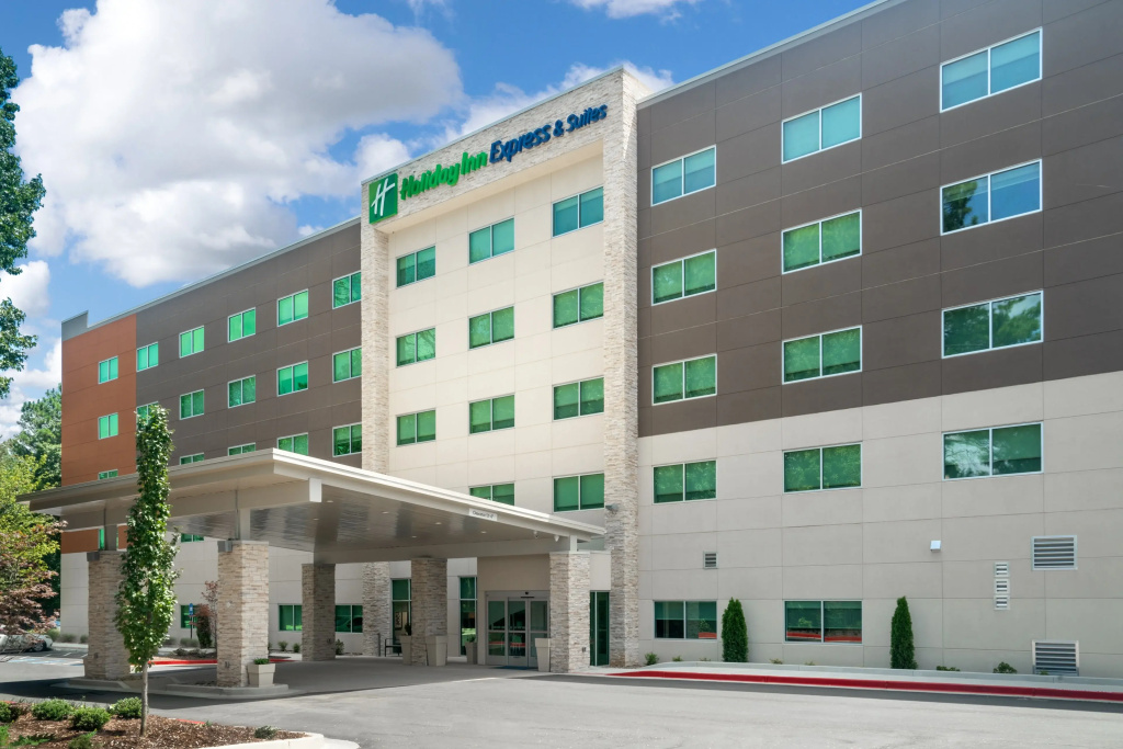 photo 1 of Holiday Inn Express & Suites Atlanta Airport NE - Hapeville  by IHG