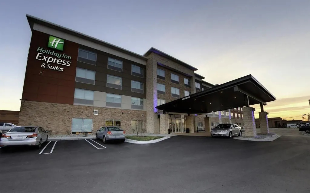 photo 1 of Holiday Inn Express And Suites Detroit Northwest Livonia