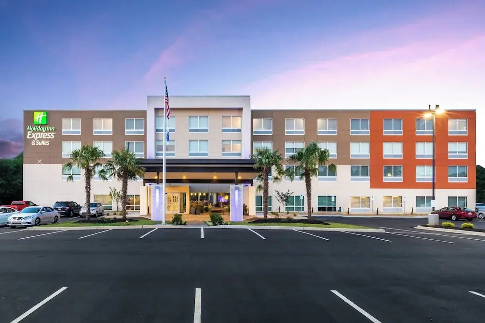 photo 1 of Holiday Inn Express and Suites Greenville - Taylor