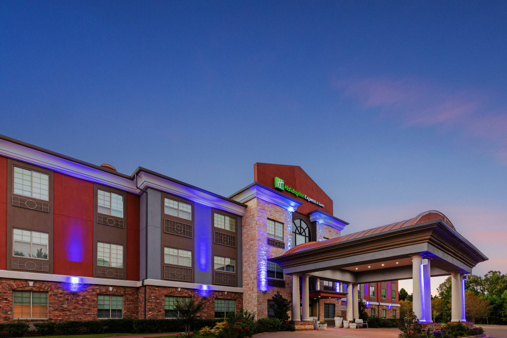 photo 1 of Holiday Inn Express and Suites Henderson by IHG
