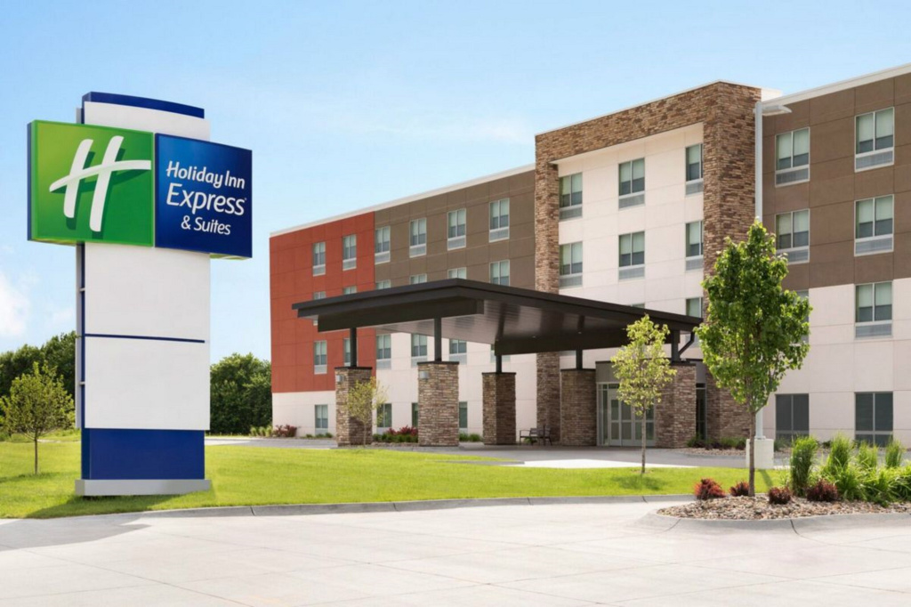 photo 1 of Holiday Inn Express & Suites San Jose Airport by IHG