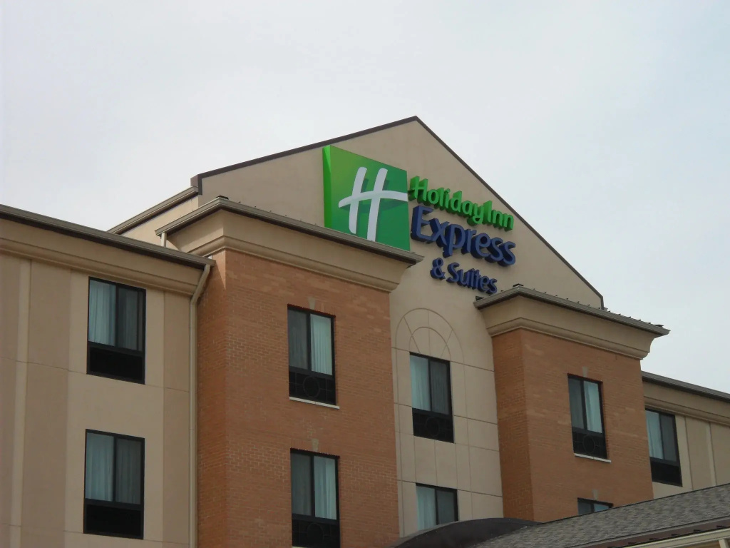 photo 1 of Holiday Inn Express and Suites Urbandale by IHG