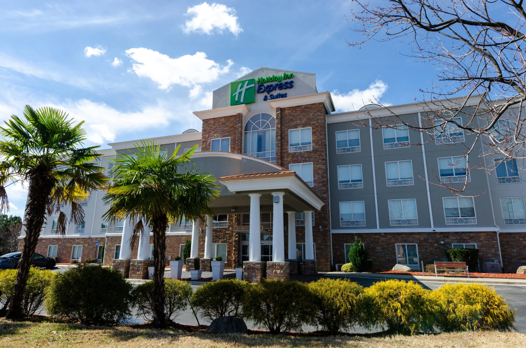 photo 1 of Holiday Inn Express Atlanta Airport West - Camp Creek Market by IHG