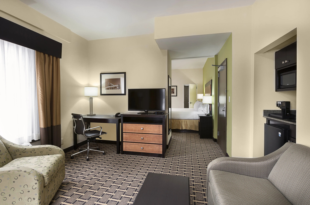 photo 1 of Holiday Inn Express  Atlanta Downtown