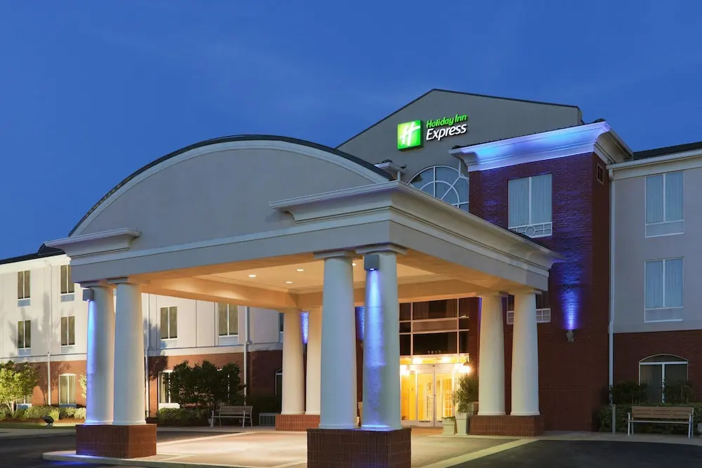 photo 1 of Holiday Inn Express & Suites Auburn - University Area