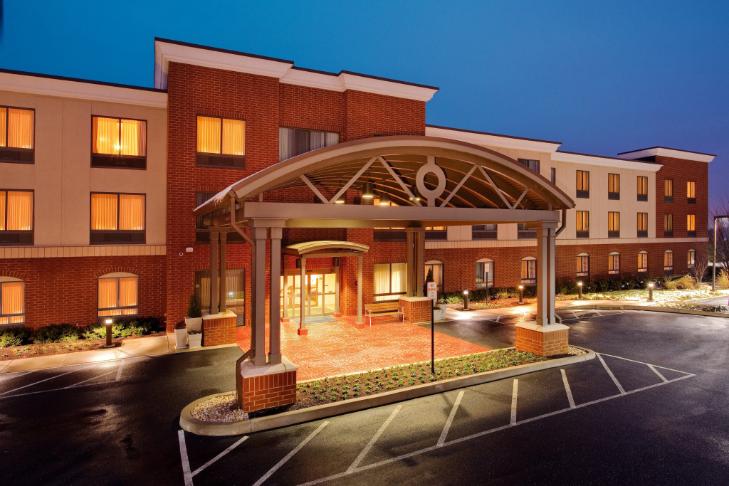 photo 1 of Holiday Inn Express & Suites Bethlehem Arpt-Allentown Area