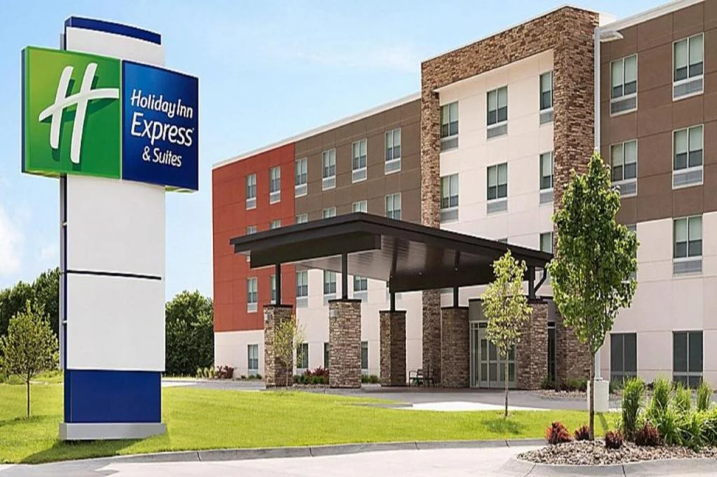 photo 1 of Holiday Inn Express Brevard
