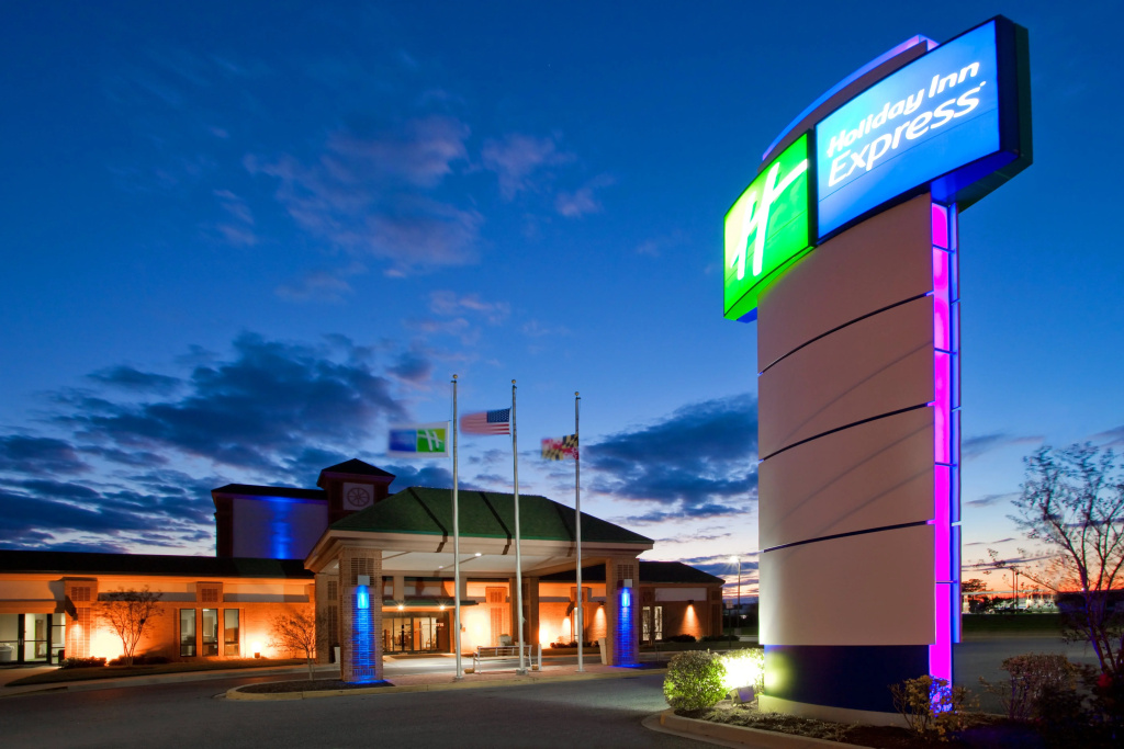 photo 1 of Holiday Inn Express Cambridge by IHG