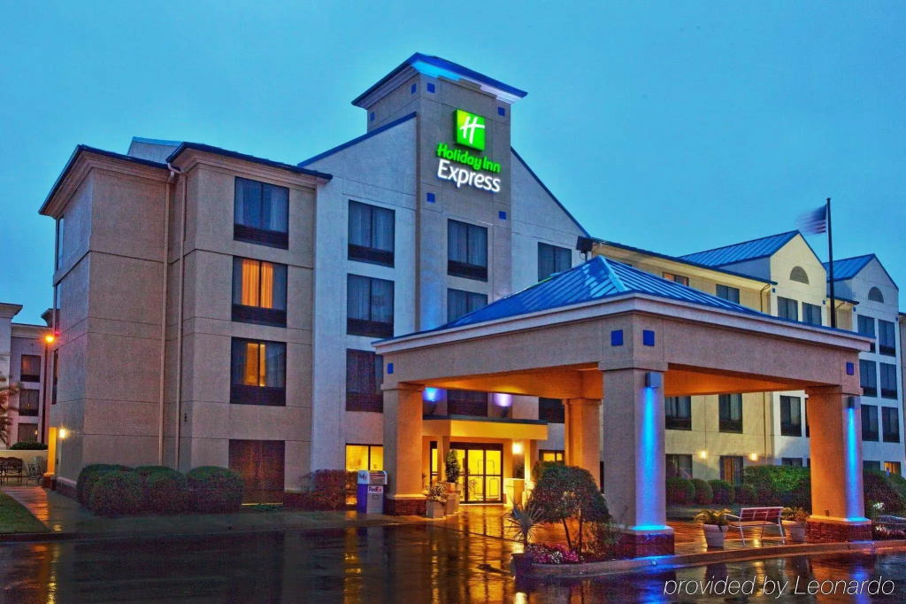 photo 1 of Best Western Plus Carrollton