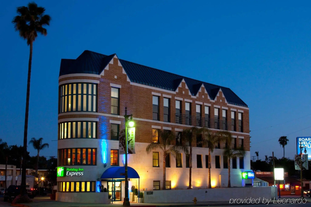 photo 1 of Century Park Hotel