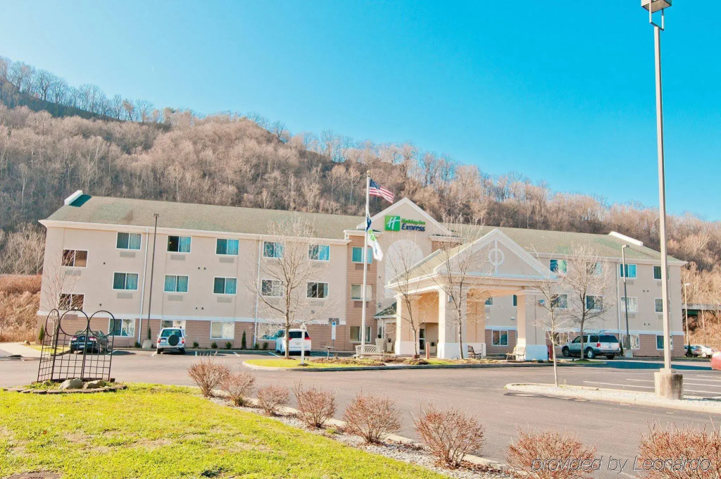 photo 1 of Holiday Inn Express Charleston-Kanawha City by IHG