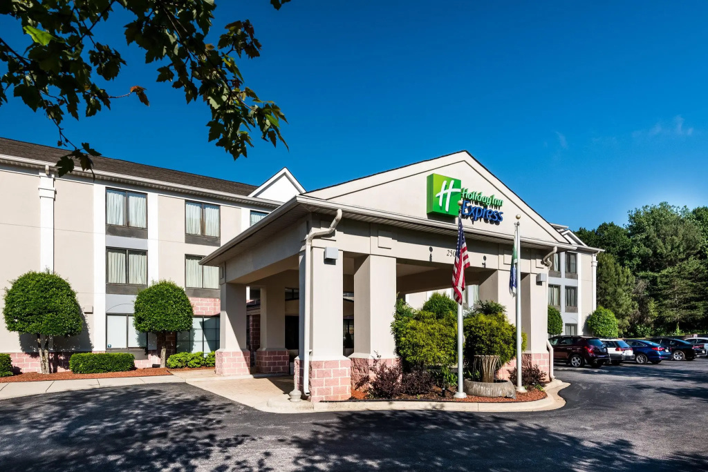 photo 1 of Holiday Inn Express & Suites Charlotte Arpt-Belmont by IHG