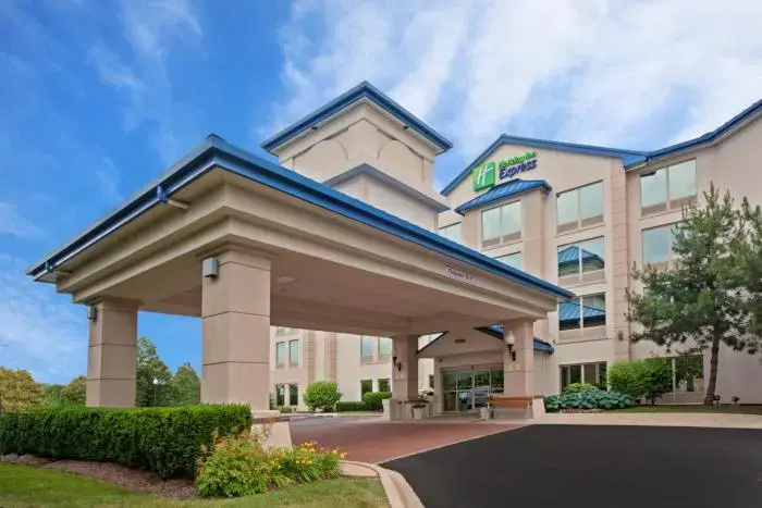photo 1 of Holiday Inn Express Chicago Midway Airport