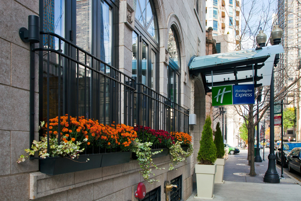 photo 1 of Holiday Inn Express Chicago - Magnificent Mile by IHG
