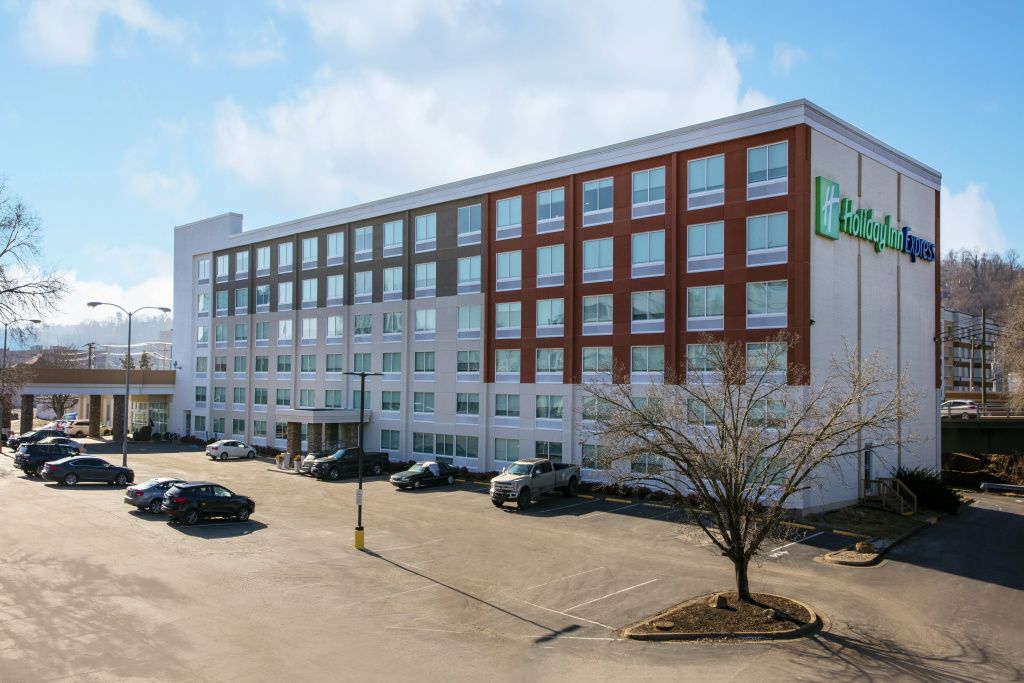 photo 1 of Holiday Inn Express Charleston-Civic Center by IHG