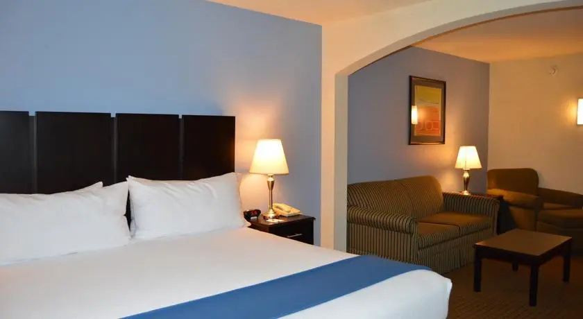 photo 1 of Holiday Inn Express Clinton Oklahoma