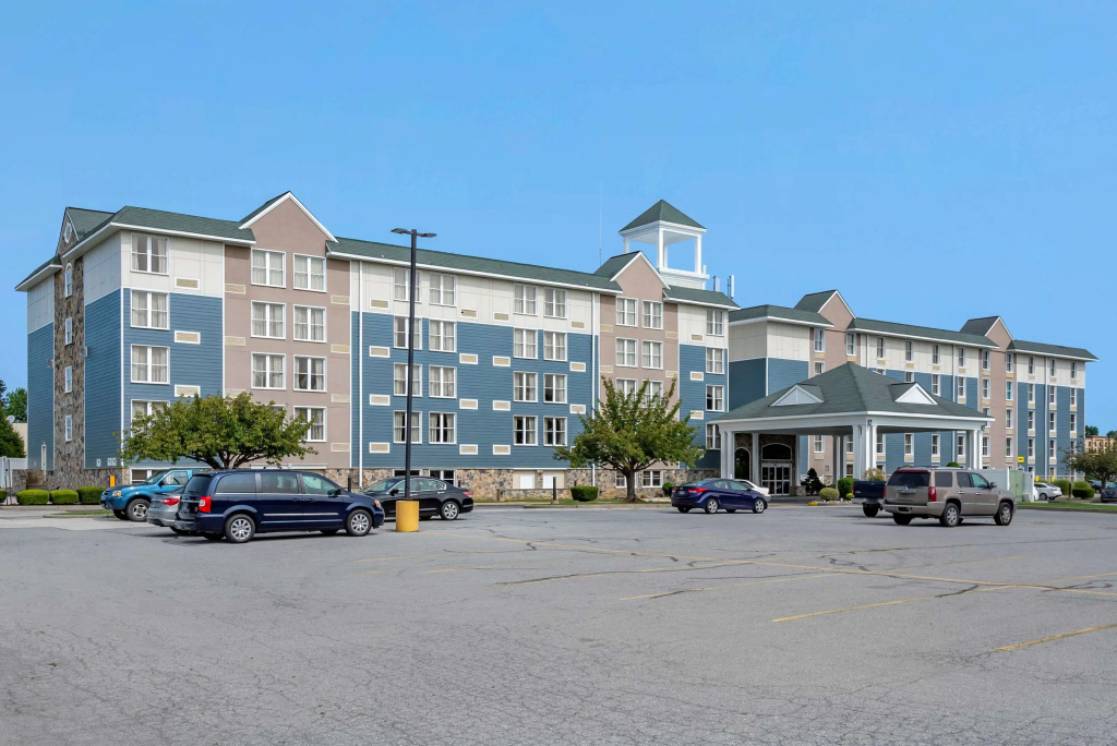 photo 1 of Comfort Inn & Suites Glen Mills - West Chester