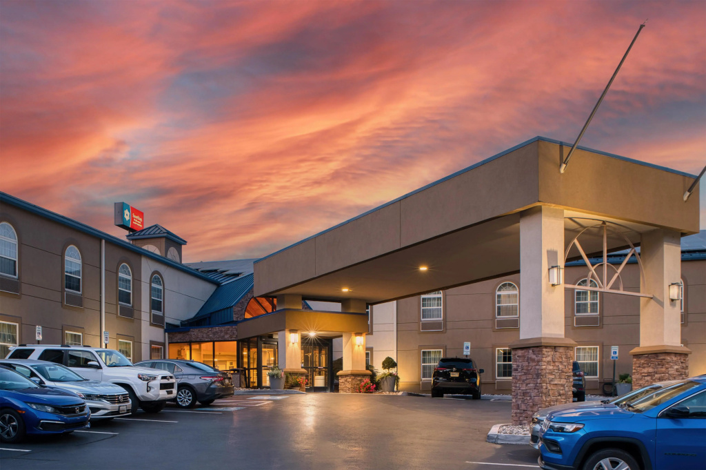 photo 1 of SureStay Plus by Best Western Elizabethtown Lancaster