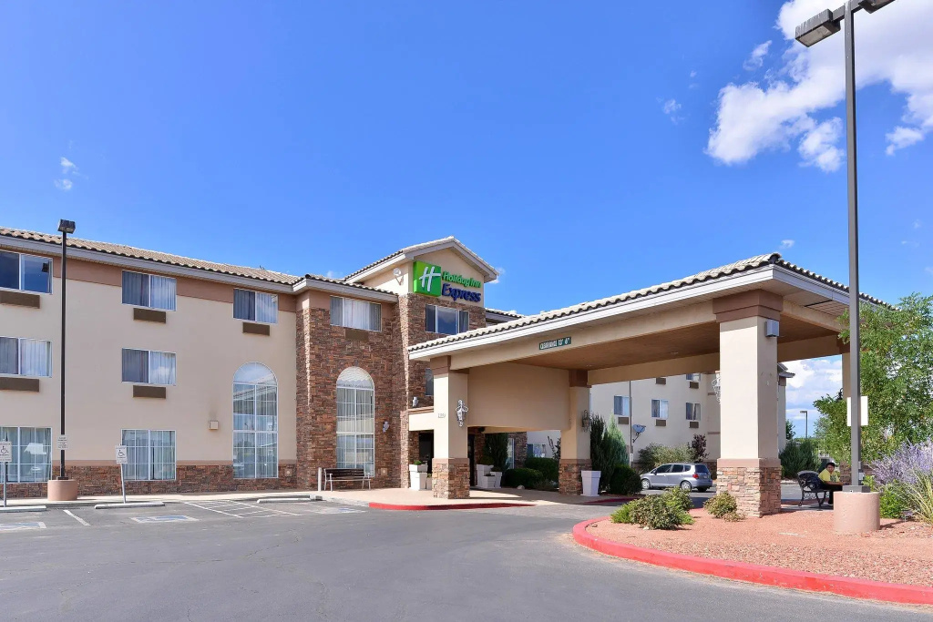 photo 1 of Holiday Inn Express Farmington - Bloomfield by IHG