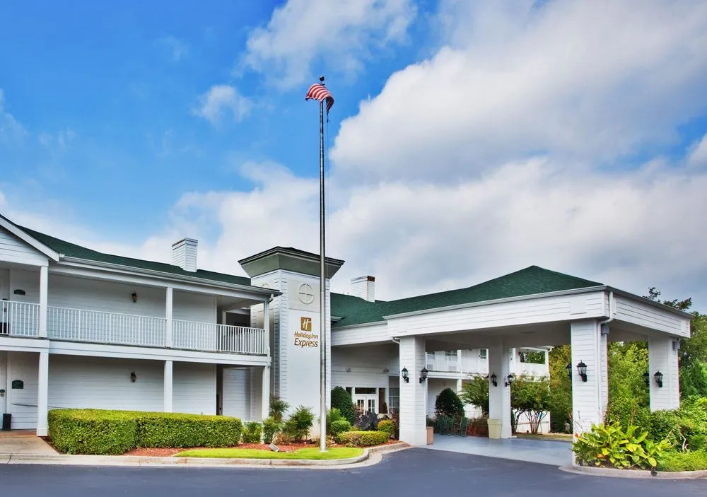 photo 1 of Holiday Inn Express Fayetteville GA