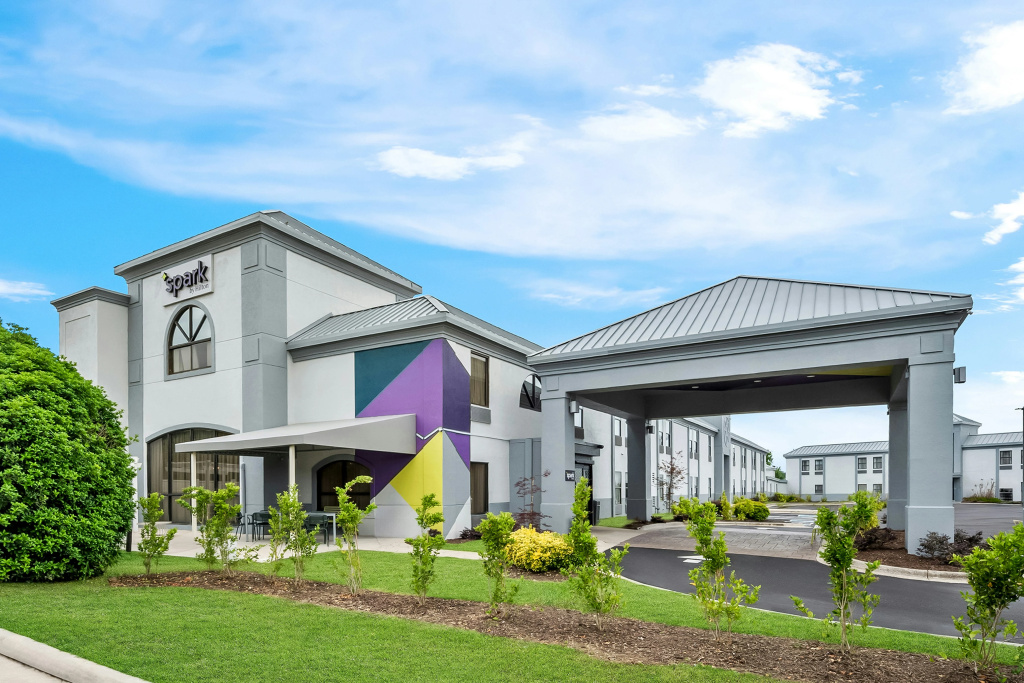 photo 1 of Spark by Hilton Spring Lake Fayetteville