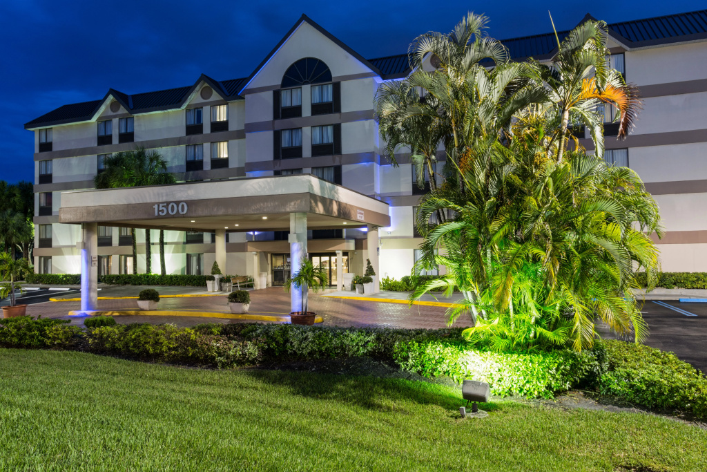photo 1 of Holiday Inn Express & Suites Ft. Lauderdale N - Exec Airport by IHG
