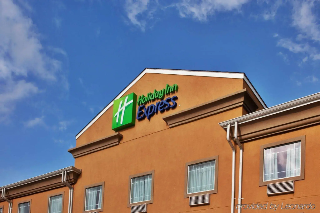 photo 1 of Holiday Inn Express Harvey-Marrero by IHG