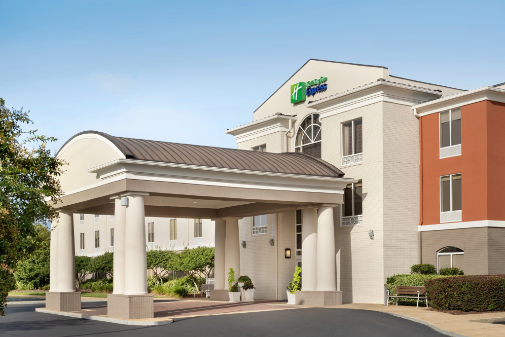photo 1 of Holiday Inn Express Hotel & Suites Auburn - University Area by IHG