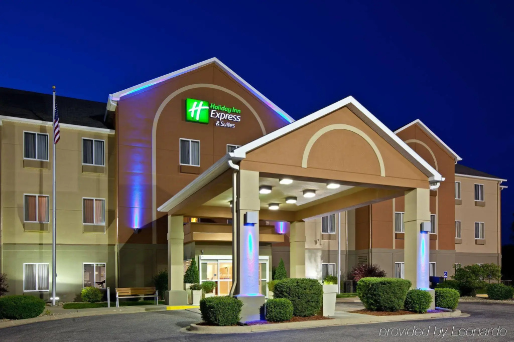 photo 1 of Holiday Inn Express Hotel & Suites Bedford by IHG