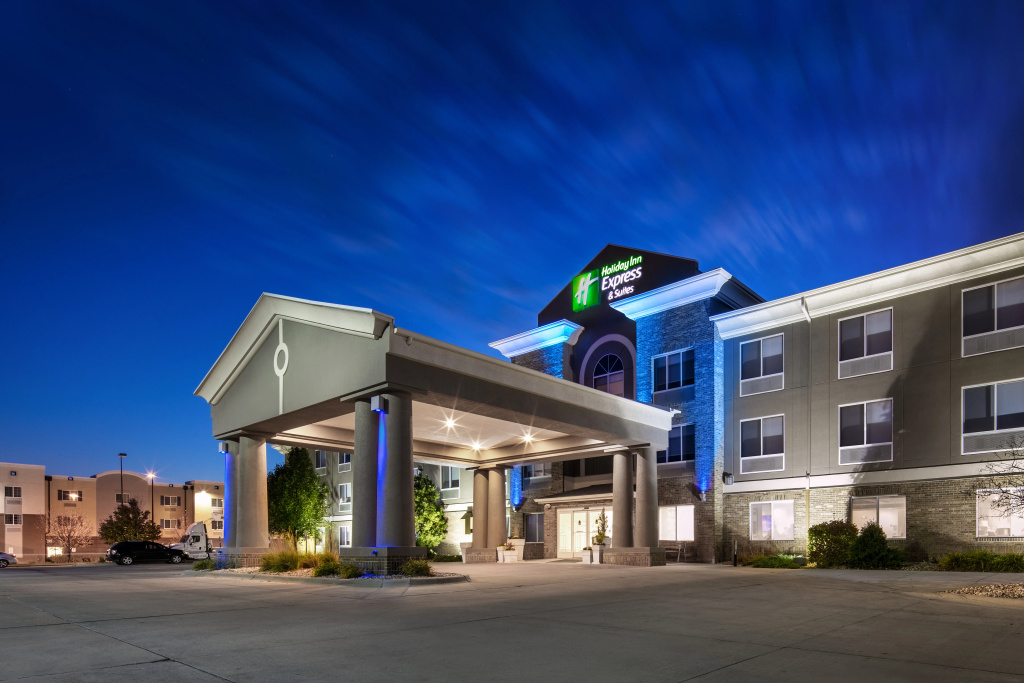 photo 1 of Holiday Inn Express & Suites Bellevue by IHG