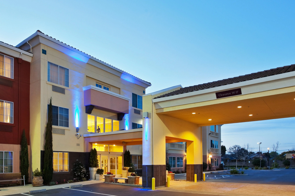photo 1 of Holiday Inn Express Hotel & Suites Berkeley by IHG