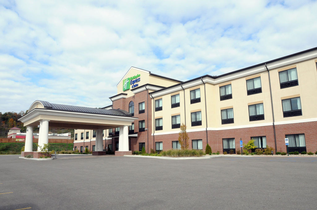 photo 1 of Holiday Inn Express & Suites Cambridge by IHG