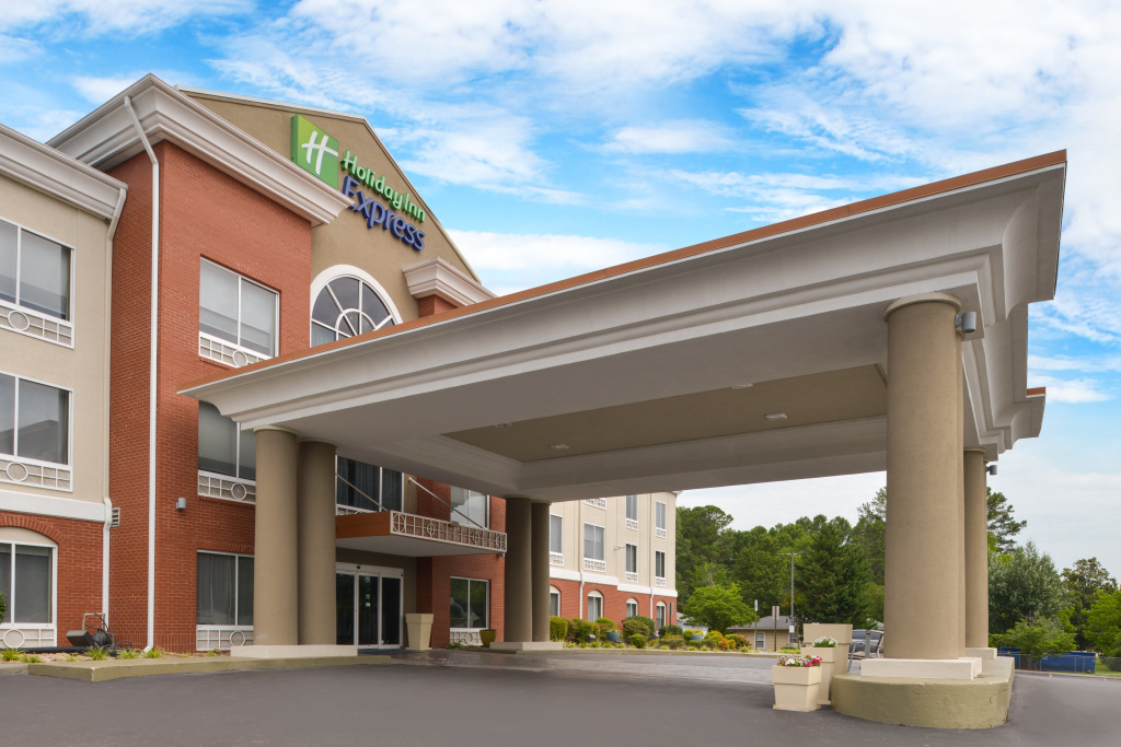 photo 1 of Holiday Inn Express & Suites Chattanooga (East Ridge) by IHG