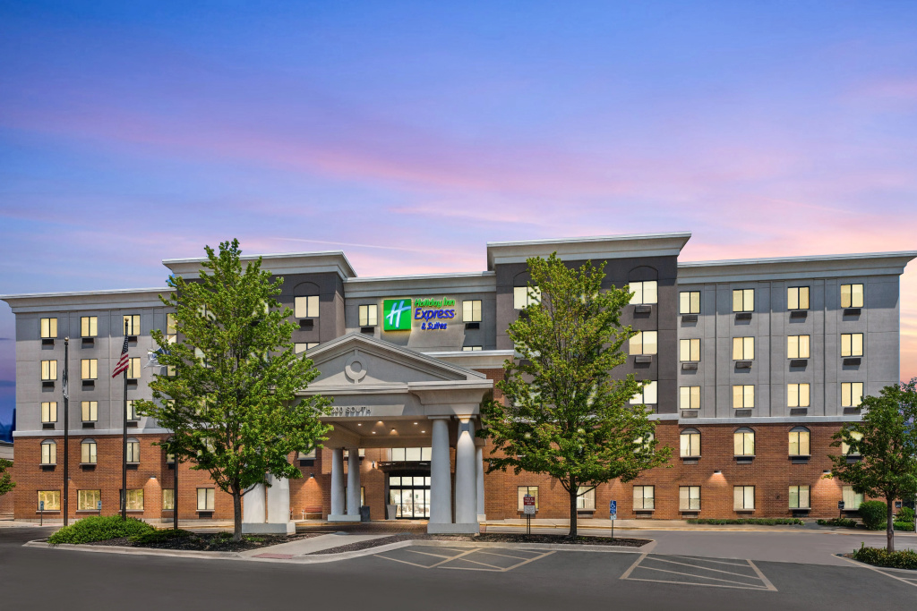 photo 1 of Holiday Inn Express & Suites Chicago West - O'Hare Arpt Area by IHG