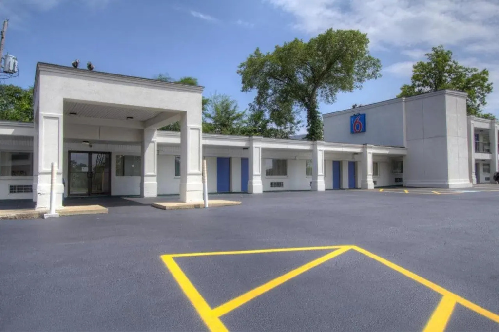 photo 1 of Motel 6 Richfield, OH