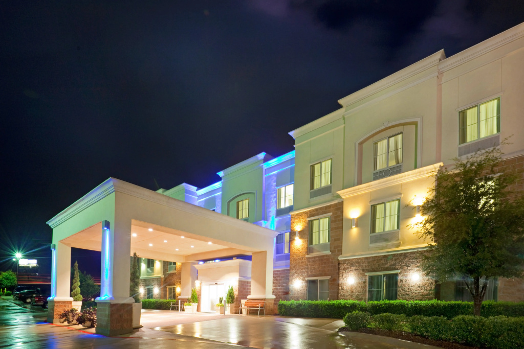 photo 1 of Holiday Inn Express Hotel & Suites Decatur by IHG