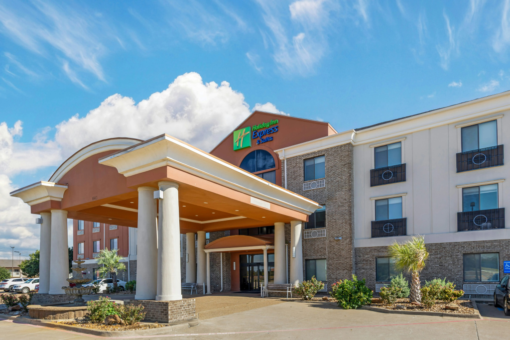 photo 1 of Holiday Inn Express Hotel & Suites Fairfield - North by IHG