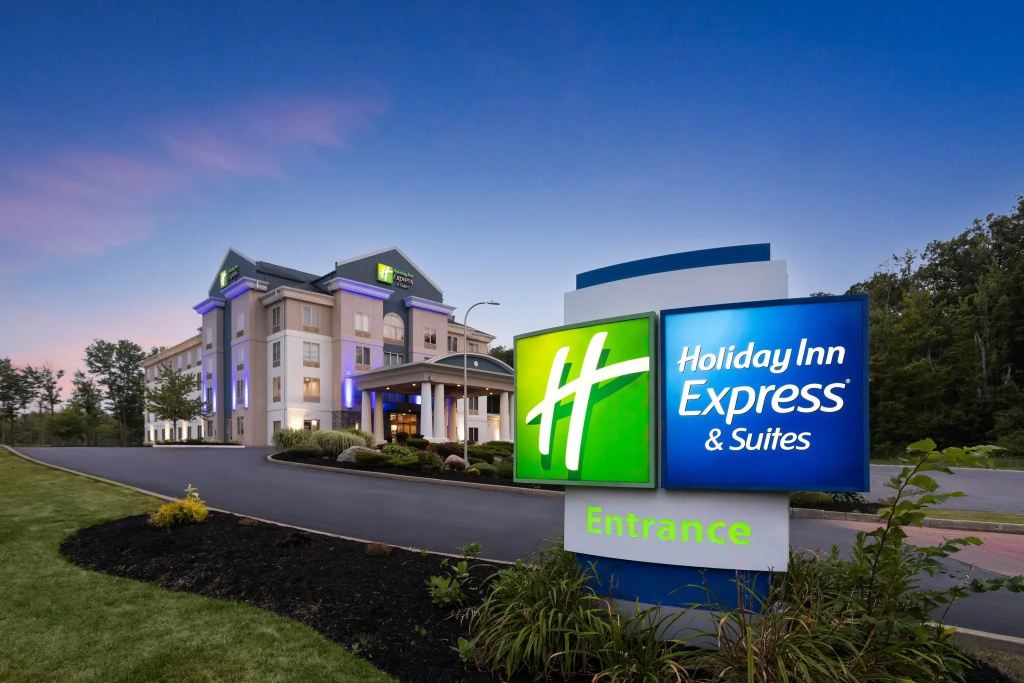 photo 1 of Holiday Inn Express Hotel & Suites Hamburg by IHG