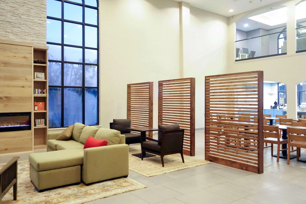 photo 1 of Country Inn & Suites by Radisson, Houston Northwest, TX
