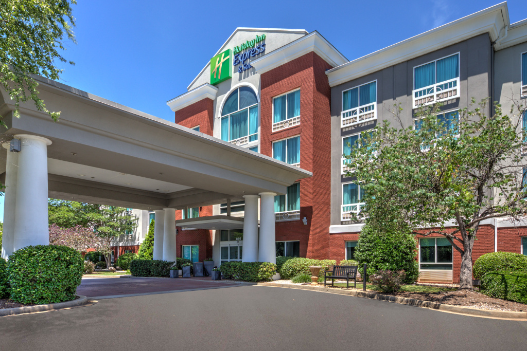 photo 1 of Holiday Inn Express I-26 & Us 29 At Westgate Mall by IHG