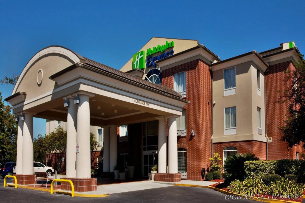 photo 1 of Holiday Inn Express Hotel & Suites Lafayette by IHG