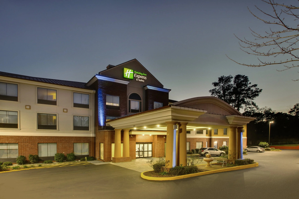 photo 1 of Holiday Inn Express & Suites Laurel by IHG