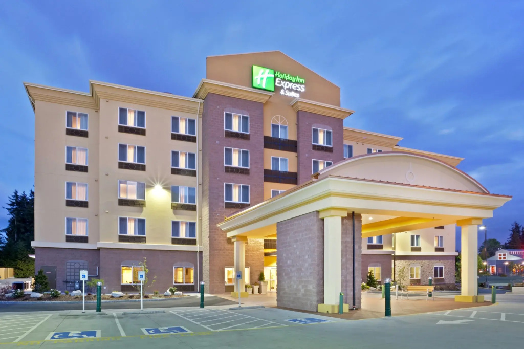 photo 1 of Holiday Inn Express & Suites Seattle North - Lynnwood by IHG