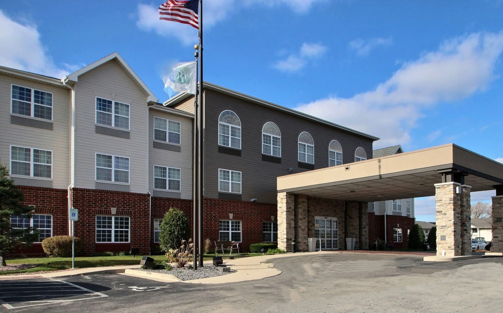 photo 1 of Holiday Inn Express Hotel & Suites Milwaukee Airport by IHG