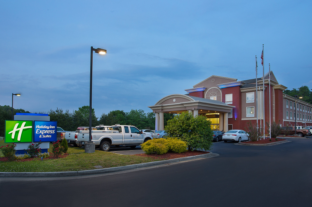 photo 1 of Holiday Inn Express Hotel & Suites Murphy by IHG