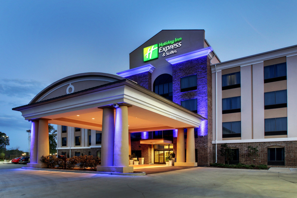 photo 1 of Holiday Inn Express Hotel & Suites Natchez South by IHG