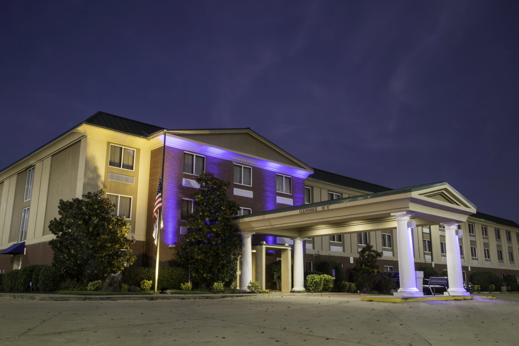 photo 1 of Holiday Inn Express Hotel & Suites Oxford by IHG